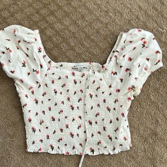 American Eagle white flowered crop top size small - Picture 1 of 3